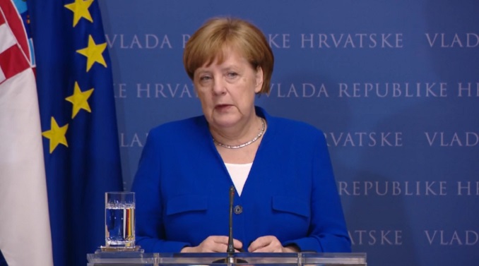 Merkelova pozvala Kurtija u posetu Berlinu
