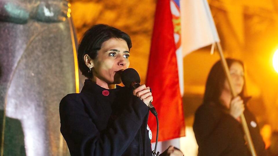 Irena Živković: “Pišeš nešto? Ne. Svedočim.”