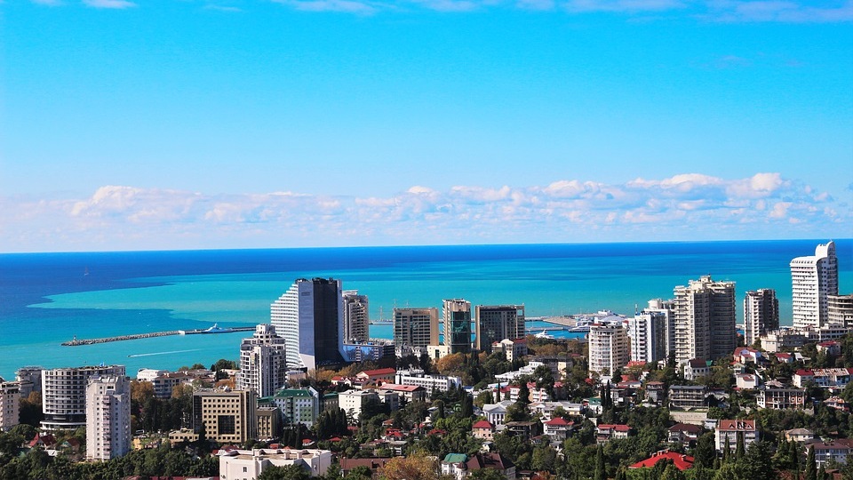 Gradonačelnik Sočija nudi posebne uslove za građane Srbije: Dan letovanja 15 €