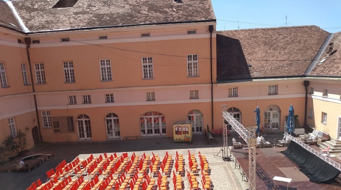 Kustos Narodnog muzeja Kikinda posle 35 godina rada dobio otkaz zbog bolesti. Građani organizovali potpisivanje peticije za smenu direktorke