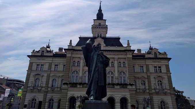 Ko u Novom Sadu ne očisti za psom ili ubere cvet platiće 200 evra