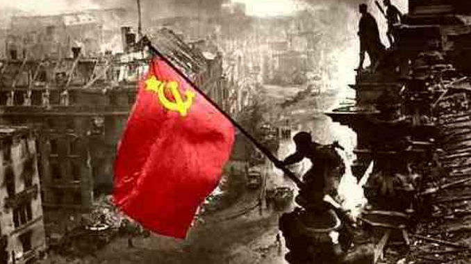 Rusija: Ne preuveličavajte doprinos zapadnih saveznika u pobedi nad fašizmom. Pobeda Crvene armije kod Staljingrada i Kurska je odredila rezultat Drugog svetskog rata