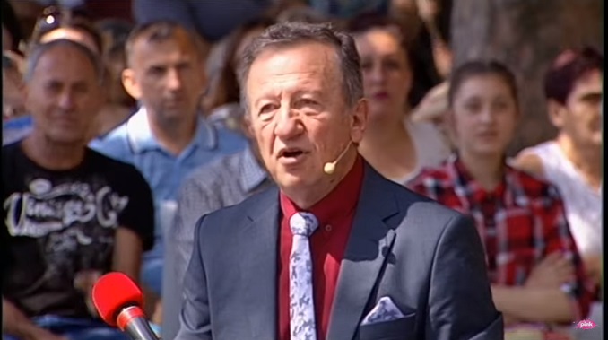 Traktorista pretukao voditelja TV Pink Žiku Šarenicu