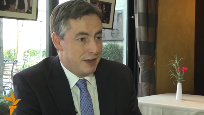 Mekalister krajem avgusta u Beogradu, sastanak sa Vučićem i poslaničkim klubovima