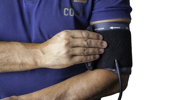 Visok pritisak u 30-im može da ošteti mozak, pokazuje nova studija