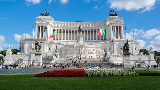 Italijanski premijer Konte podneo ostavku