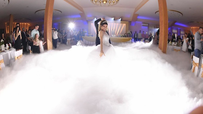 Svadbe u Srbiji nekad i sad: “Daj tortu pa da idemo”