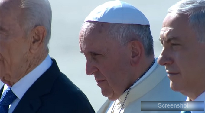 Papa krenuo u rat protiv vatikanske mafije