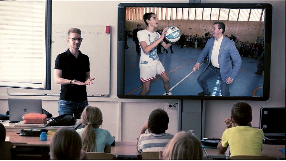 Pismeni zadatak na tenu “Moj predsednik”: “On je najbolji i najlepši predsednik koga je Srbija imala”