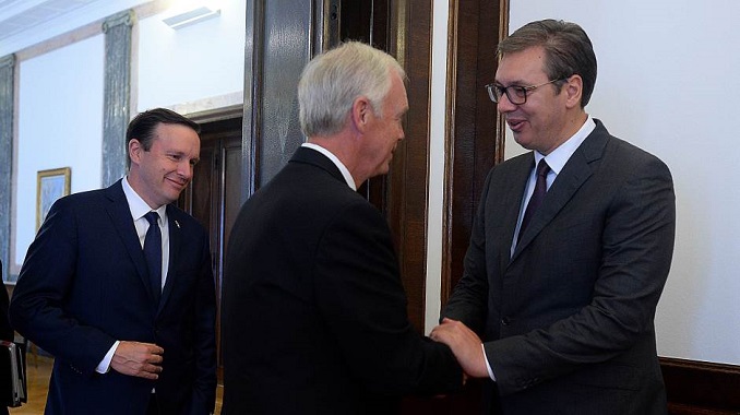 Vučić se sastao sa senatorima iz SAD: Ne mogu da za 5 minuta promenim njihovo mišljenje