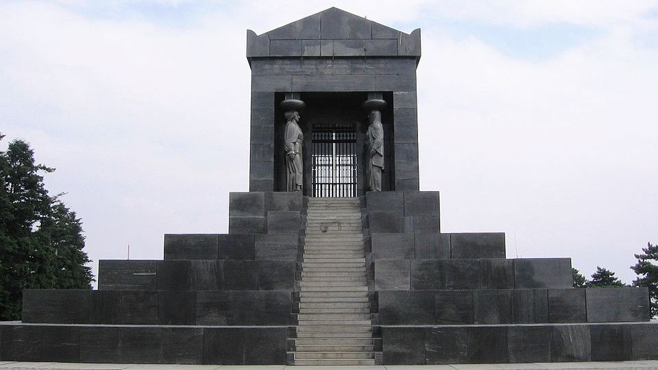 Masonski hram na Avali?!