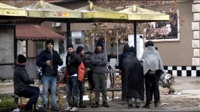 Centar Kanjiže pun migranata, lokalna vlast traži više policajaca