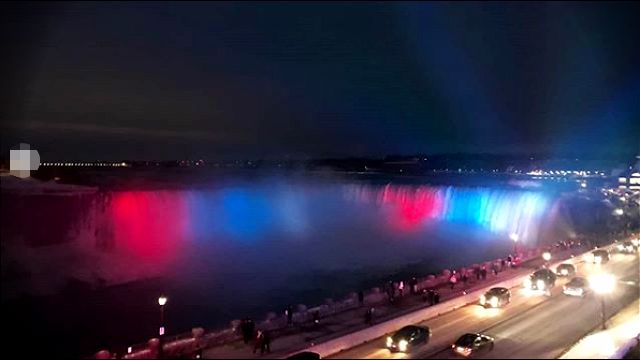 Srpska zastava na Nijagarinim vodopadima u Kanadi