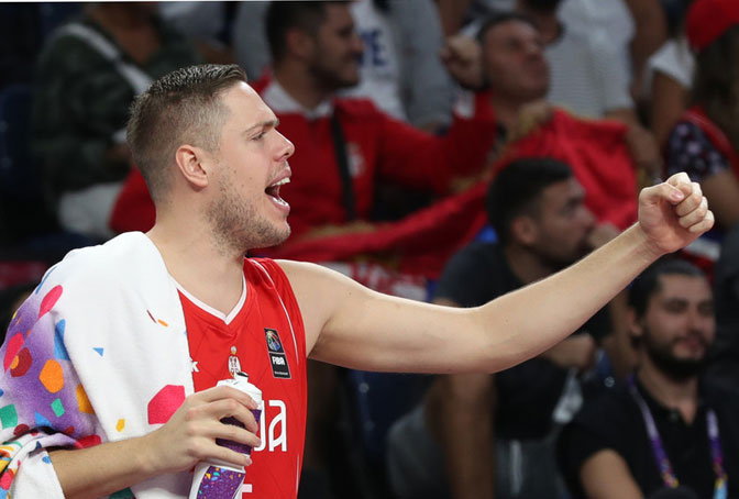 Bravo majstore! Štimac poklonio Srbiji pet respiratora i 1.000 testova