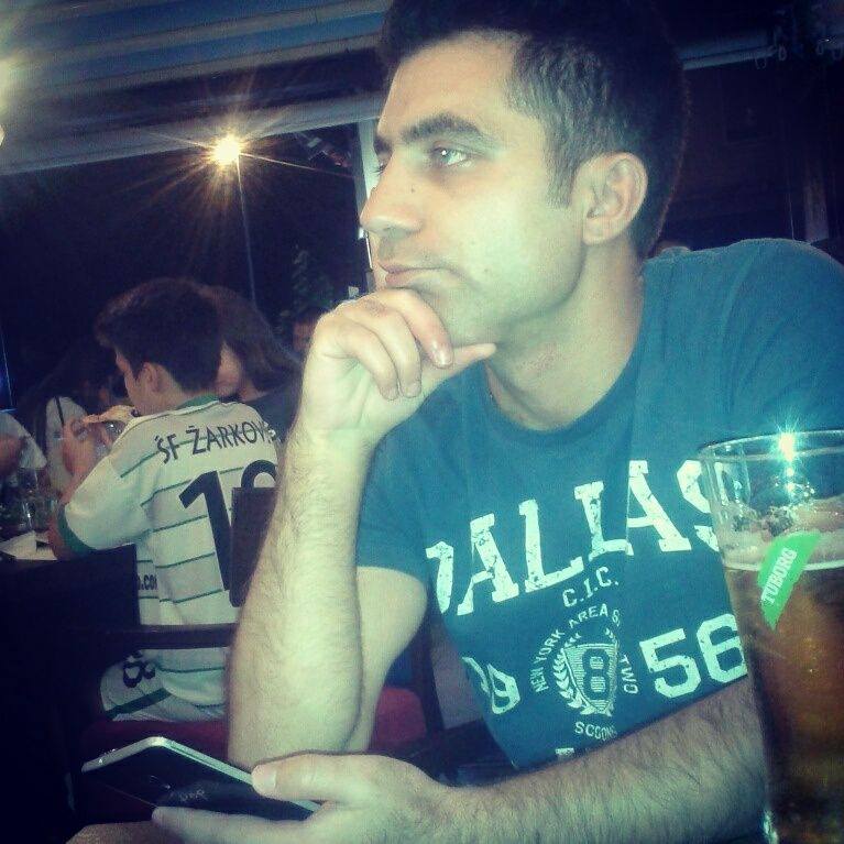 Romantični poetik, zaljubljenik u kvizove i sport