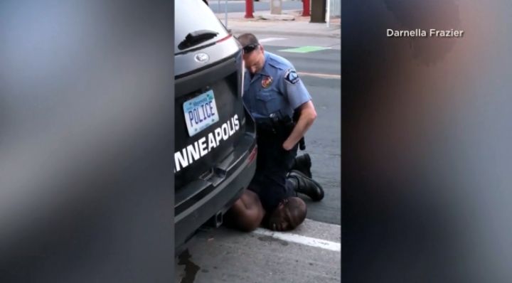 Smrt Afroamerikanca izazvala nasilje u Mineapolisu, pozvana Nacionalna garda