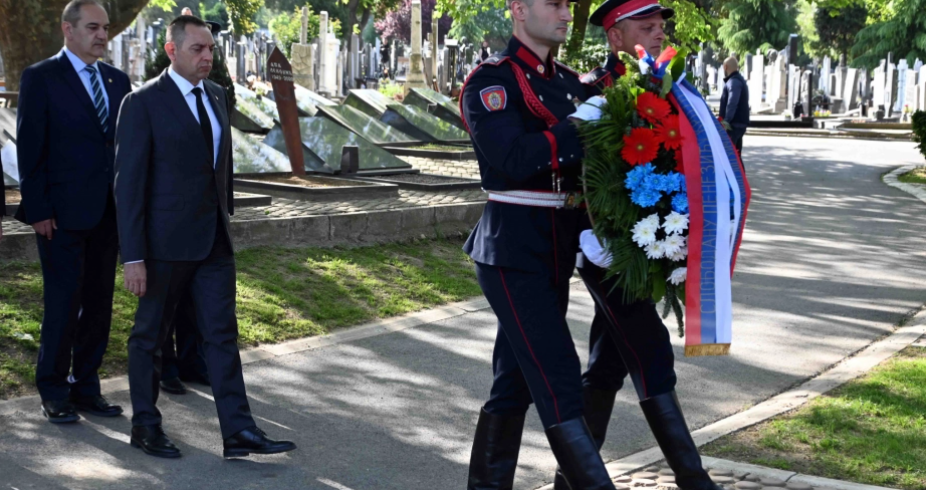 DAN POBEDE NAD FAŠIZMOM Šetnja “Besmrtnog puka” do Groblja oslobodilaca Beograda